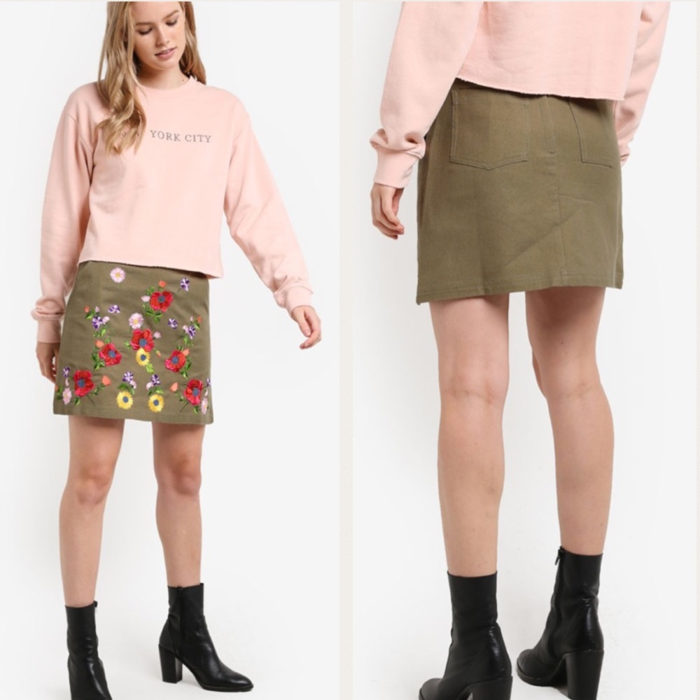  {TopShop} Green Floral Embroidered Mini Skirt - Picture 2 of 8